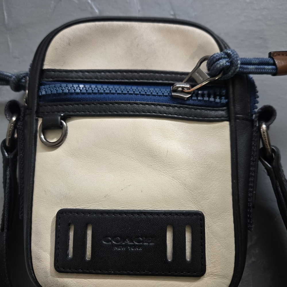 Coach Men's Black and Cream Crossbody Bag